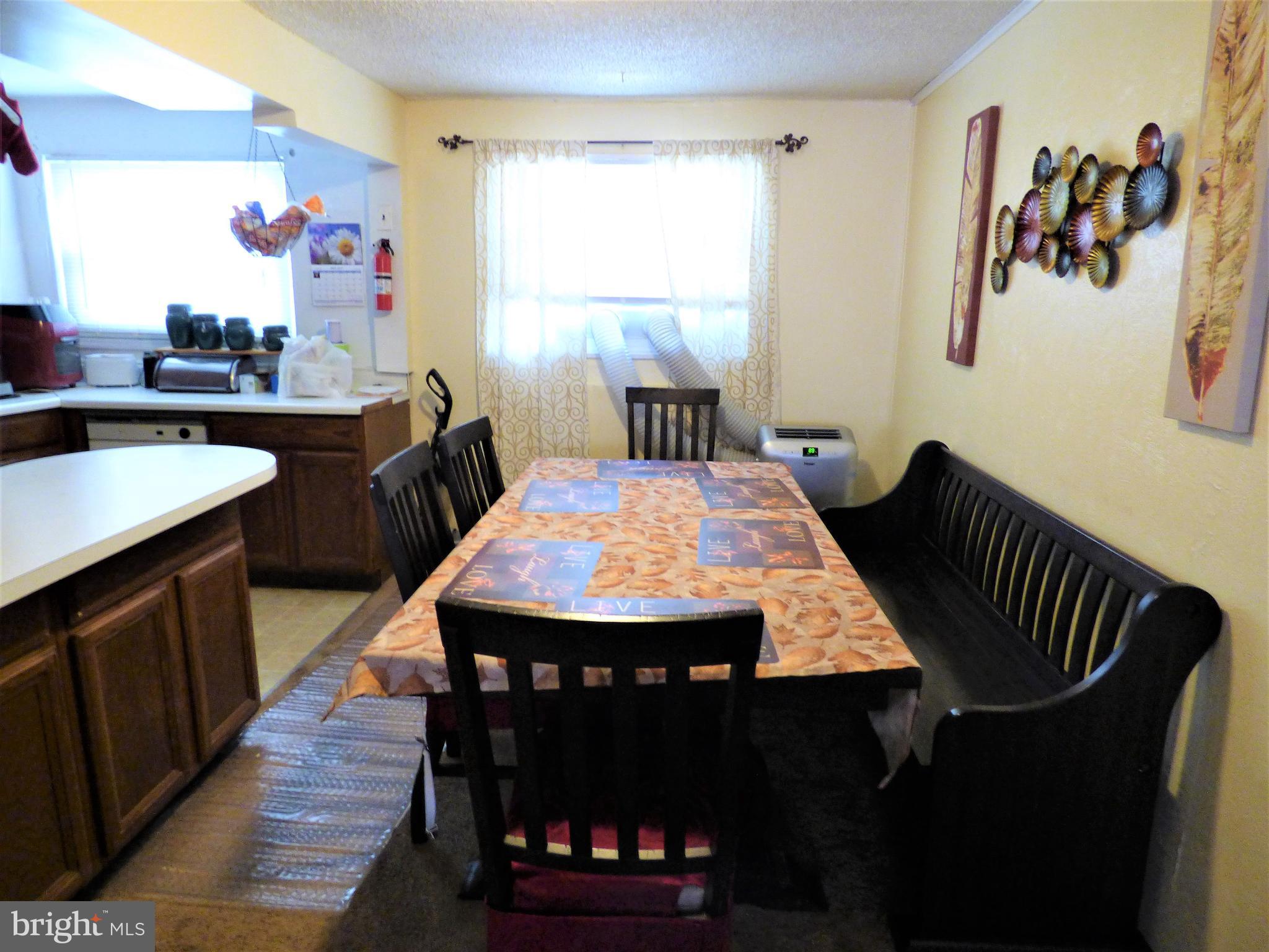 931 Grant Road Folcroft, PA 19032 - Photo 4 of 14 Dining room