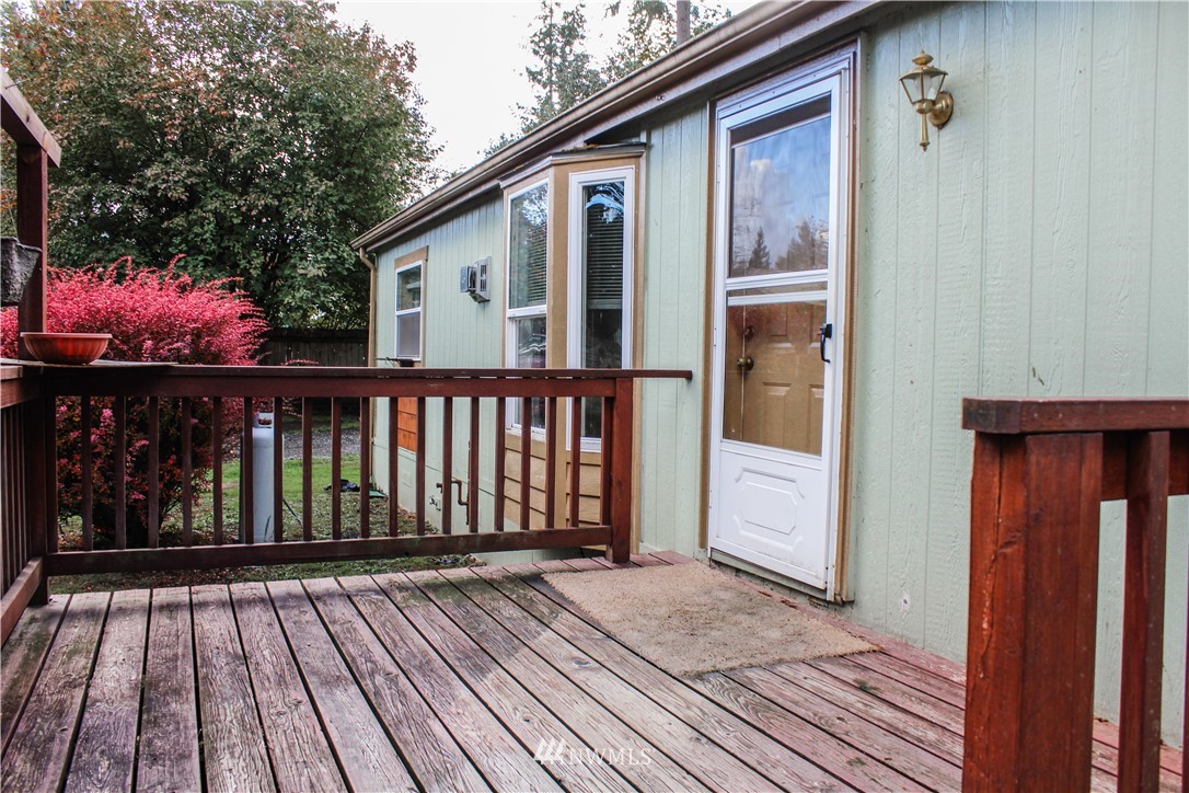 10032 168th Avenue Southwest Rochester, WA 98579 - Photo 3 of 25