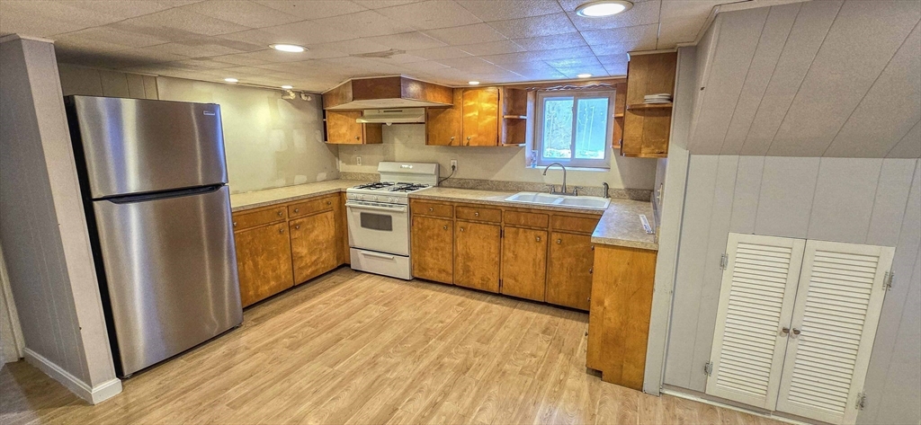 174 Slocum Road Dartmouth, MA 02747 - Photo 11 of 27