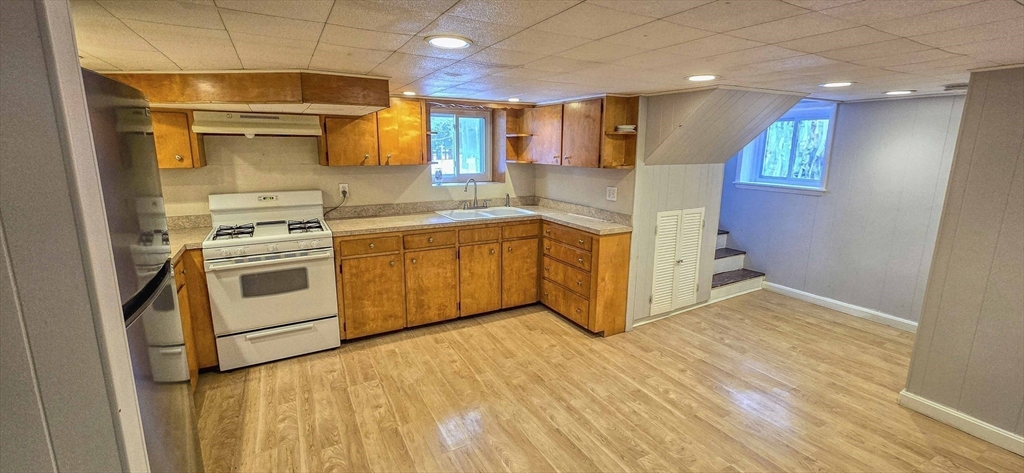 174 Slocum Road Dartmouth, MA 02747 - Photo 12 of 27