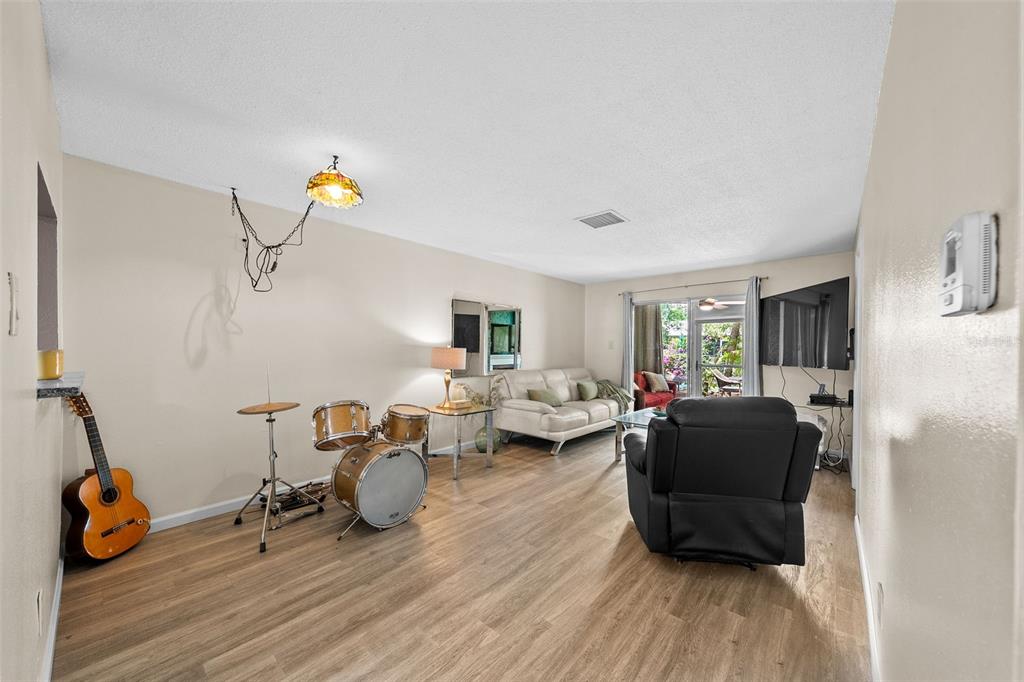 3657 Trophy Boulevard New Port Richey, FL 34655 - Photo 5 of 30