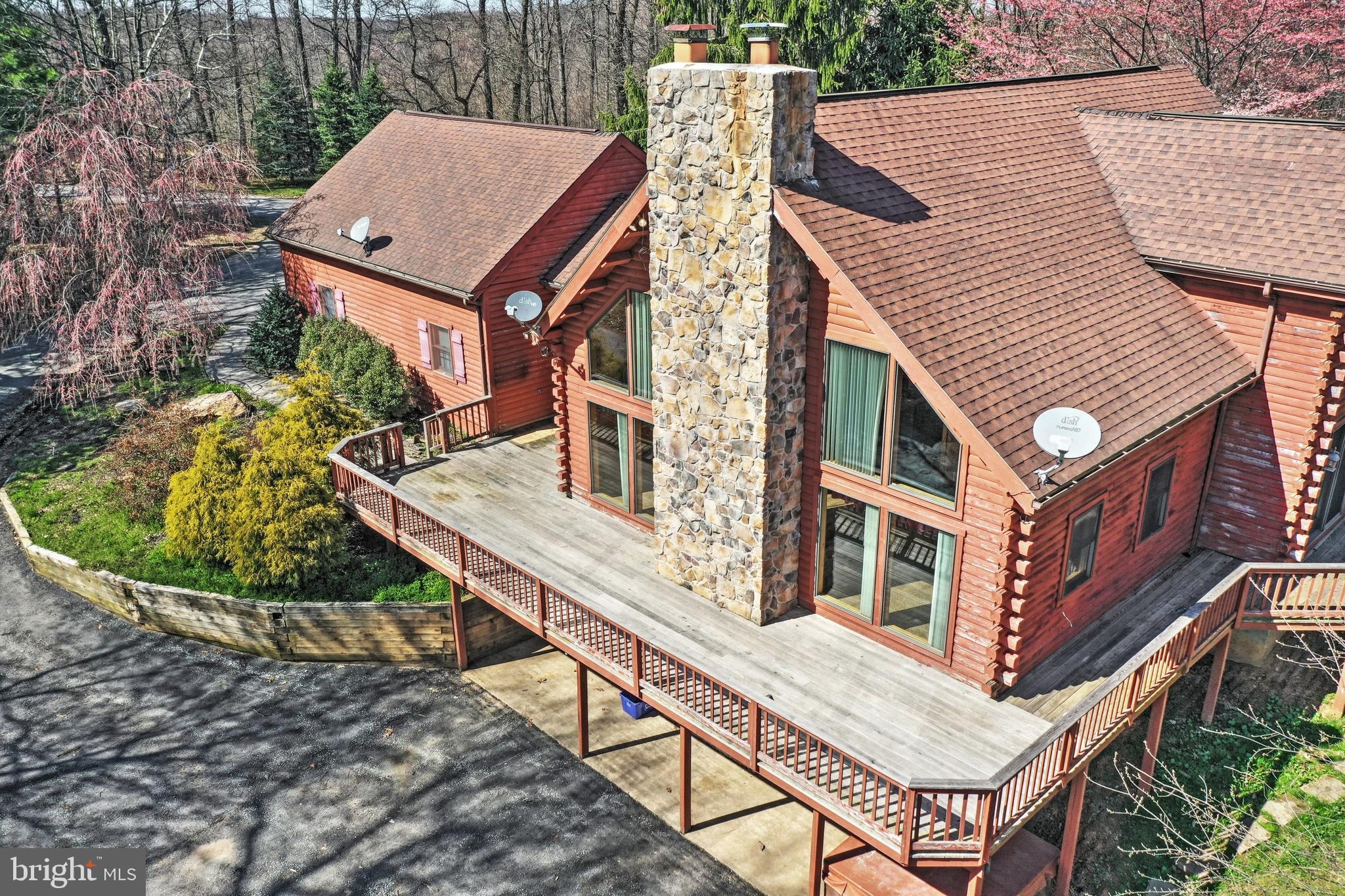 427 Pleasant Grove Road Red Lion, PA 17356 - Photo 2 of 64 Deck life!