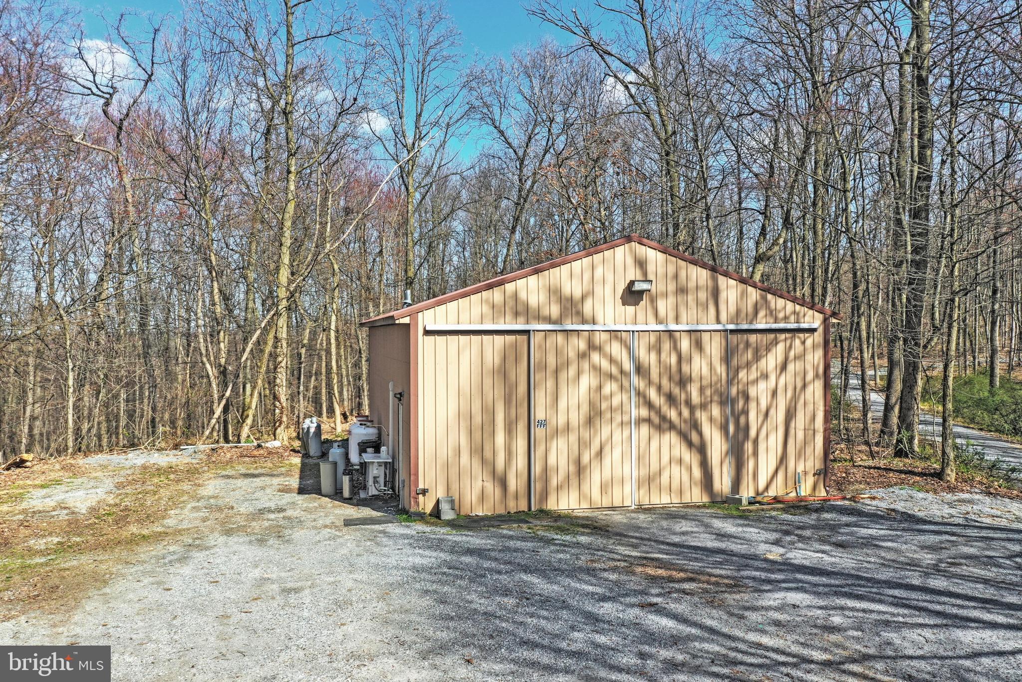427 Pleasant Grove Road Red Lion, PA 17356 - Photo 5 of 64 40 x 20, heated and cooled!