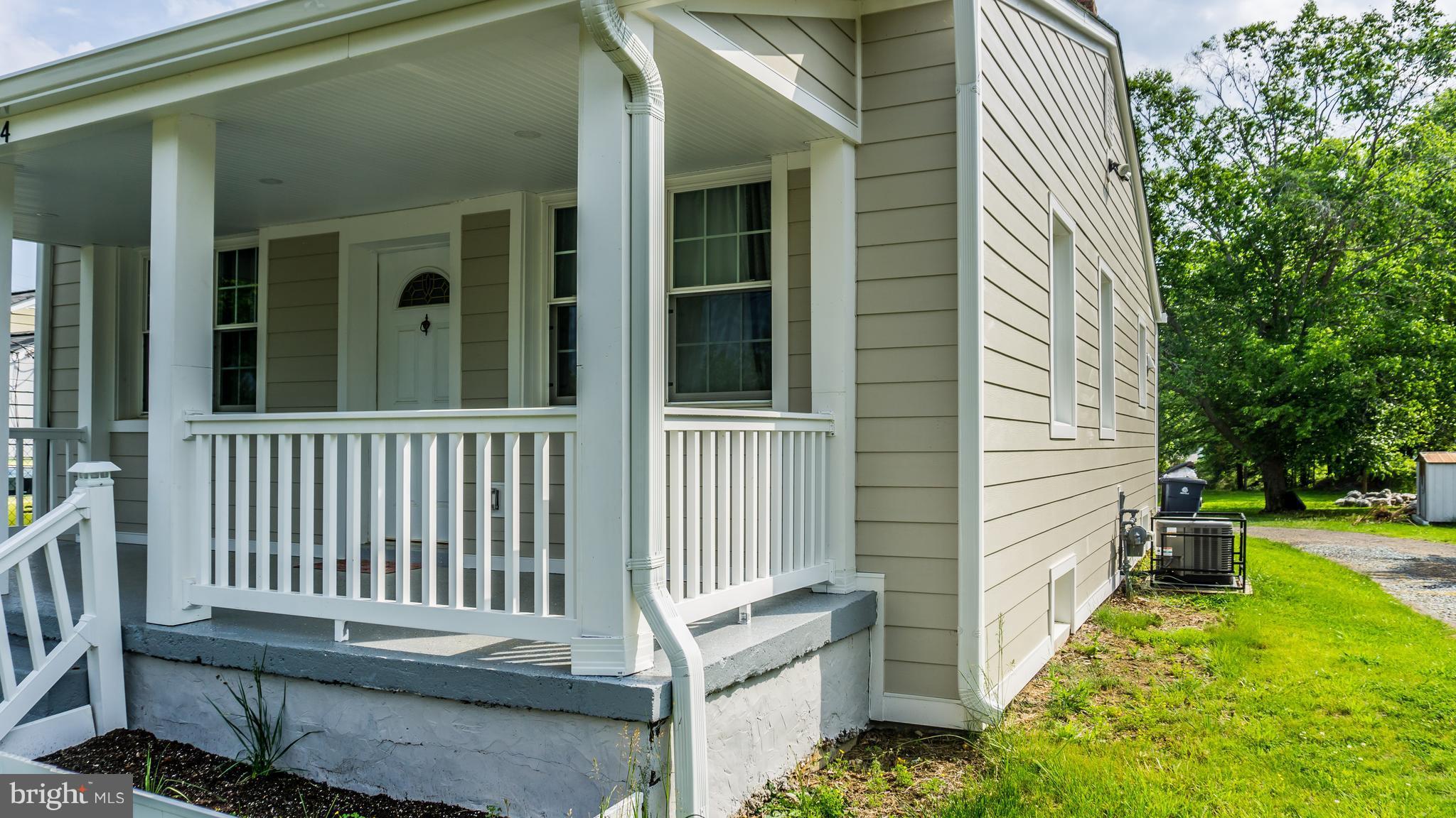 9504 Temple Hill Road Clinton, MD 20735 - Photo 3 of 29 Exterior (Front)