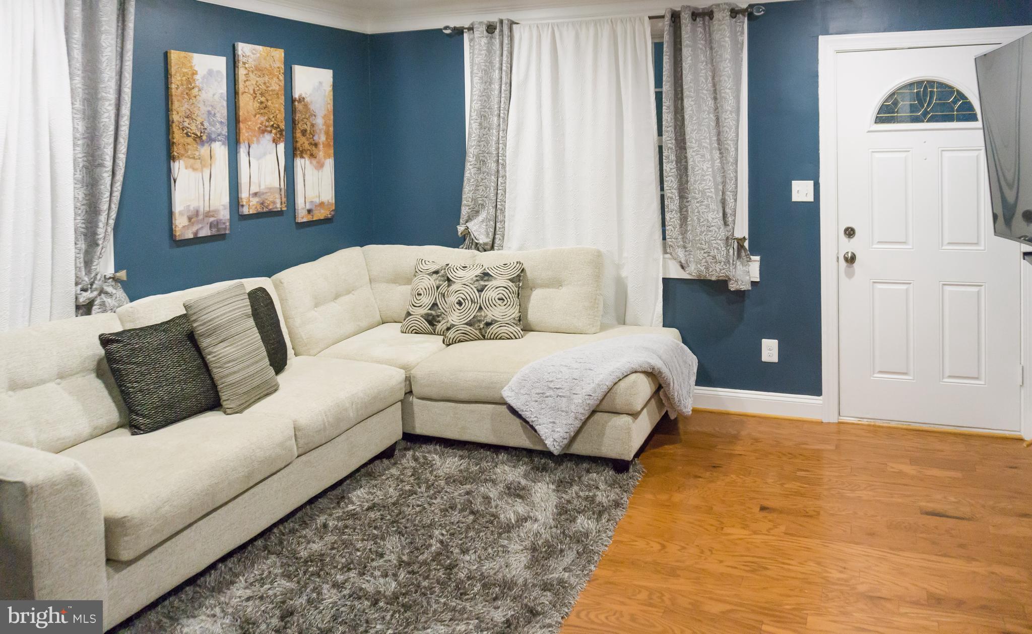 9504 Temple Hill Road Clinton, MD 20735 - Photo 6 of 29 Living Room
