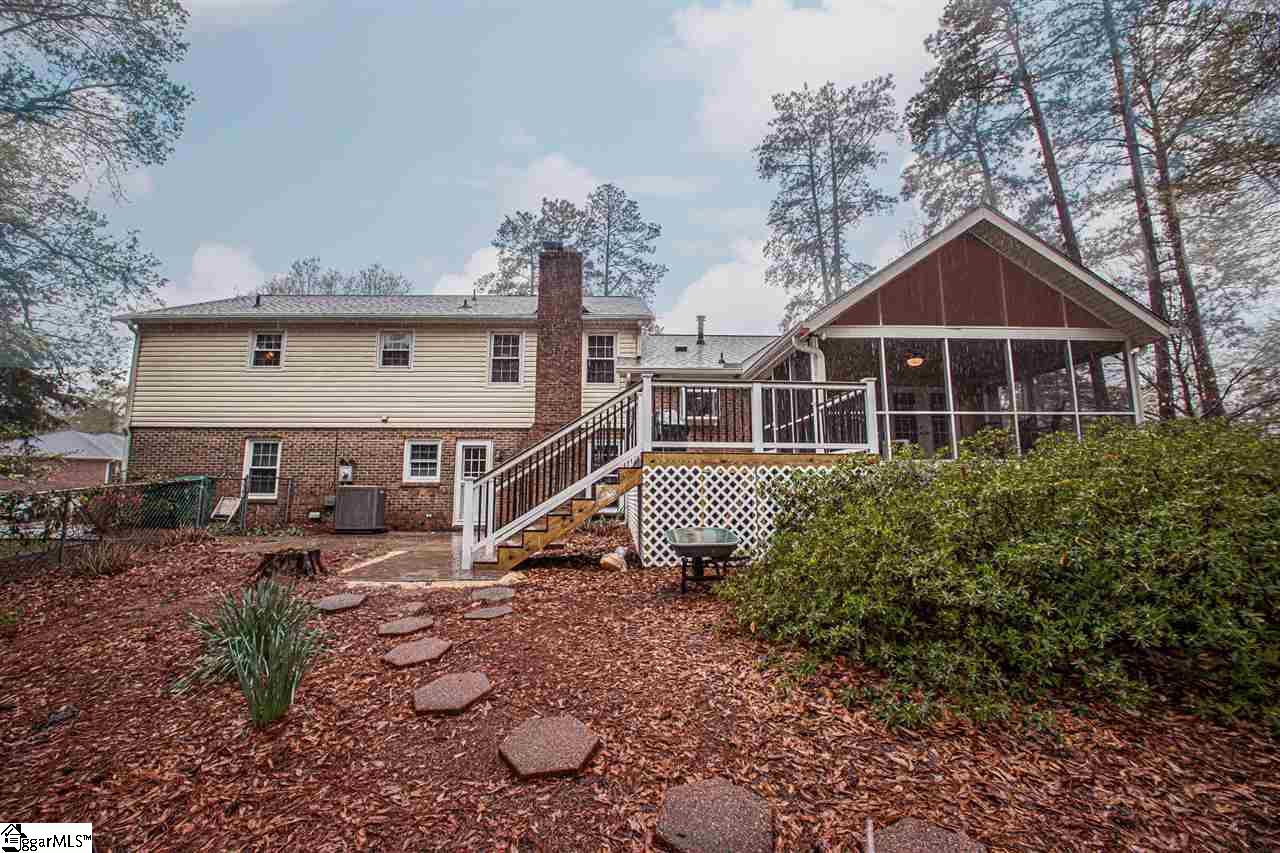 210 Middle Brook Road Greer, SC 29650 - Photo 4 of 36 Gallery Image 4