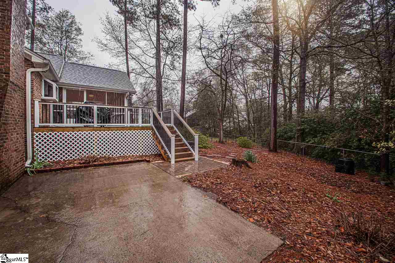 210 Middle Brook Road Greer, SC 29650 - Photo 5 of 36 Gallery Image 5
