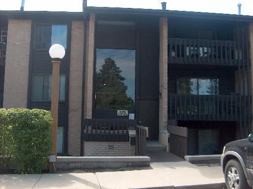 6151 Knoll Wood Road, Unit 305 Willowbrook, IL 60527 - Photo 1 of 1 a front view of a house
