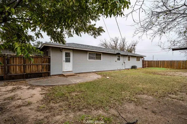 $99,000 | 510 West Irving Street, Munday, TX 76371