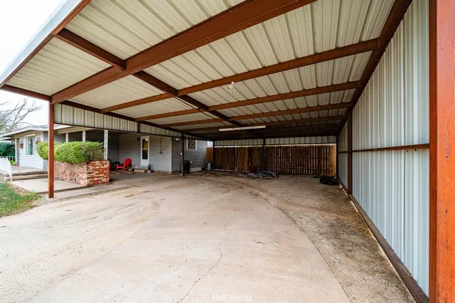 $99,000 | 510 West Irving Street, Munday, TX 76371