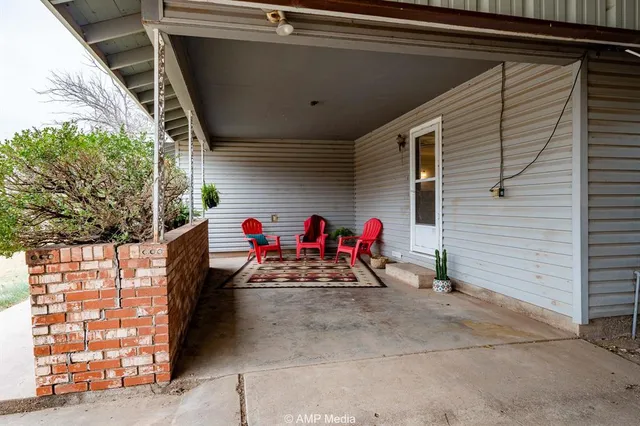 $99,000 | 510 West Irving Street, Munday, TX 76371
