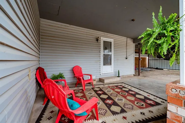 $99,000 | 510 West Irving Street, Munday, TX 76371