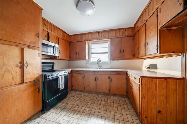 $99,000 | 510 West Irving Street, Munday, TX 76371