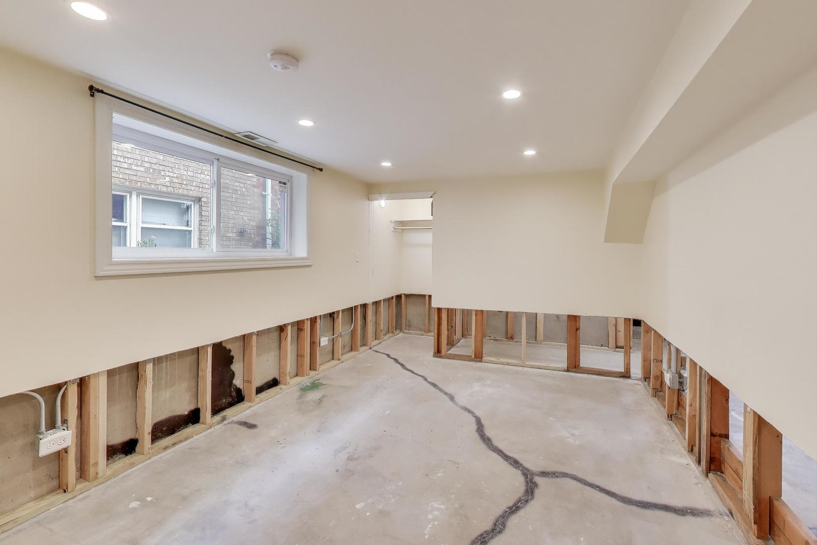 3816 Wisconsin Avenue Berwyn, IL 60402 - Photo 18 of 32