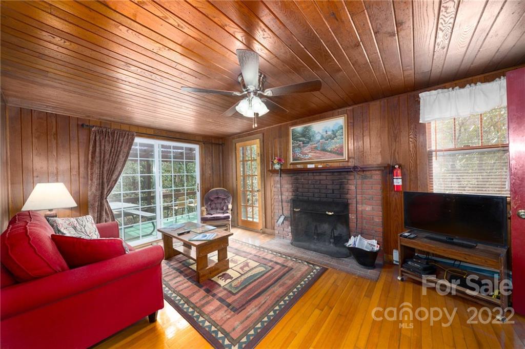 28 Viola Loop Maggie Valley, NC 28751 - Photo 3 of 13 Gallery Image 3