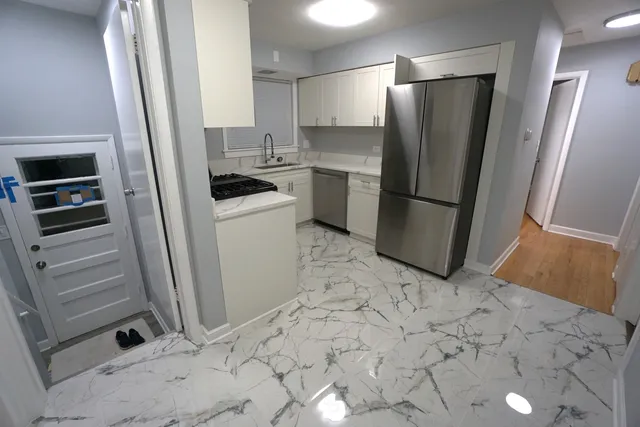 $334,900 | 10050 South Fairfield Avenue, Chicago, IL 60655