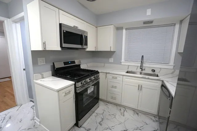 $334,900 | 10050 South Fairfield Avenue, Chicago, IL 60655