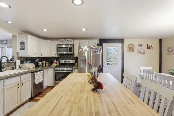 $799,000 | 26323 North Madison Road, Chattaroy, WA 99003