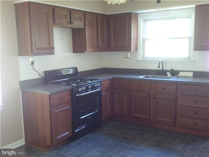 241 Rugby Road Birdsboro, PA 19508 - Photo 5 of 10 Kitchen