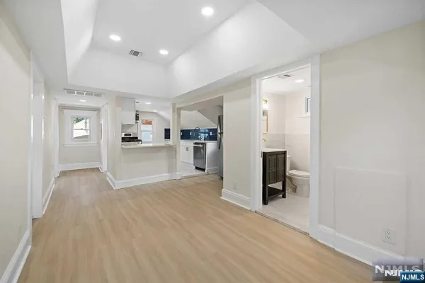 $3,100 | 101 Southern Parkway, Unit 2, Ridgewood, NJ 07450