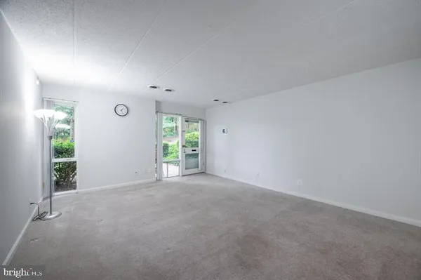 $1,650 | 2525 Huntington Avenue, Unit 18, Alexandria, VA 22303