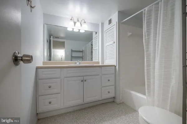 $1,650 | 2525 Huntington Avenue, Unit 18, Alexandria, VA 22303