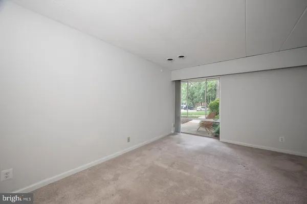 $1,650 | 2525 Huntington Avenue, Unit 18, Alexandria, VA 22303