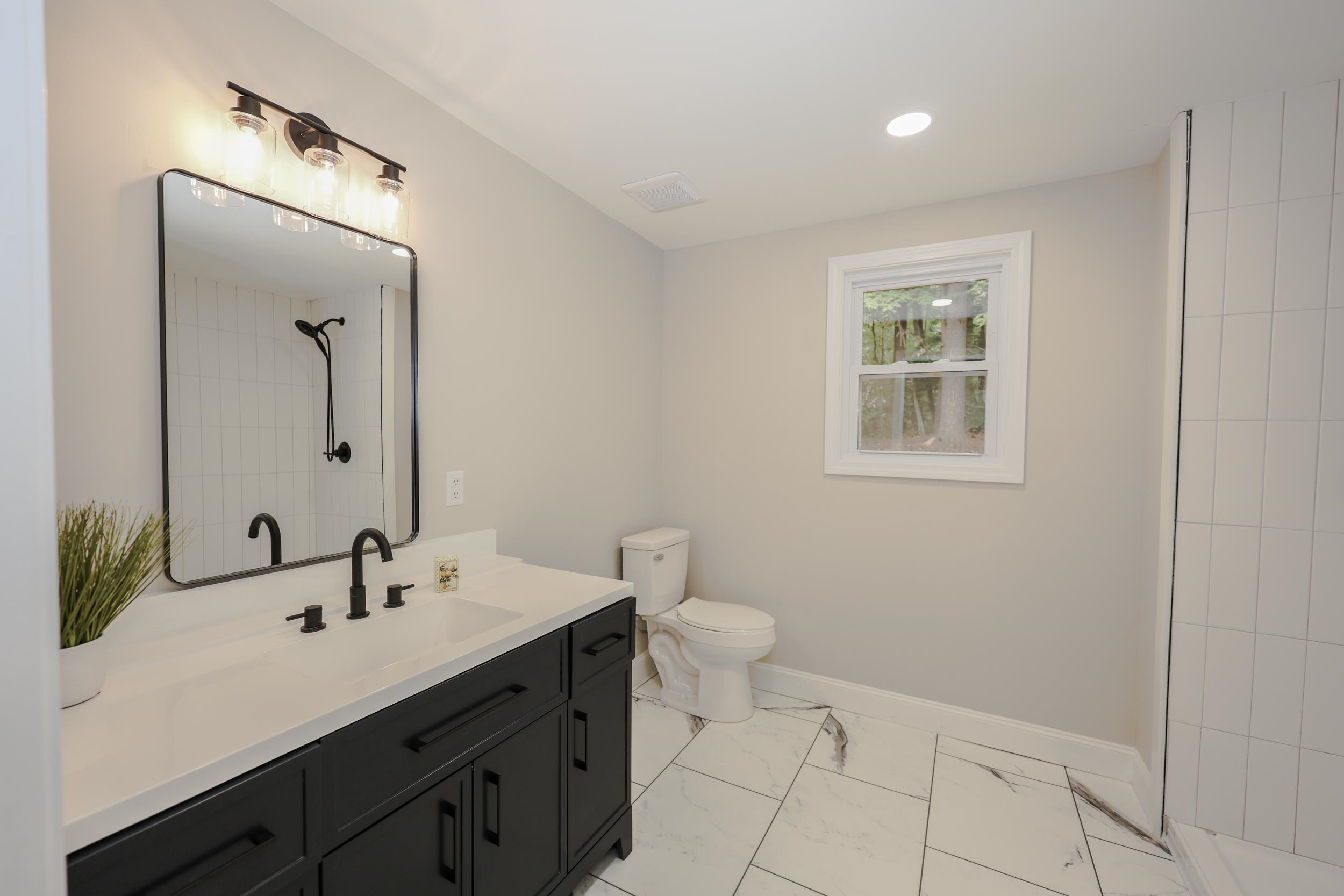 112 Gilson Road Nashua, NH 03062 - Photo 3 of 51