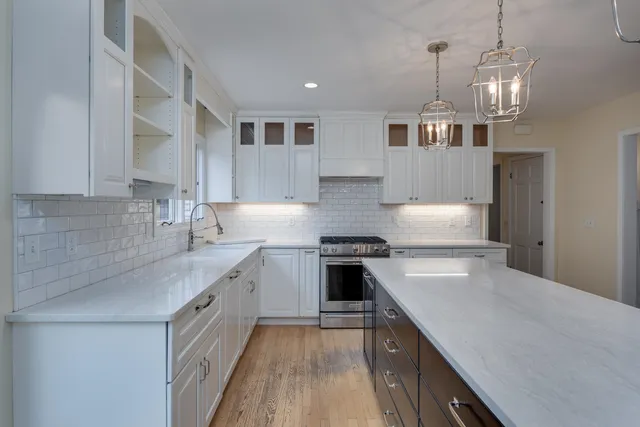 $800,000 | 237 Carillon Drive, Madison, WI 53705