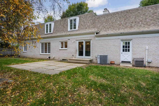 $800,000 | 237 Carillon Drive, Madison, WI 53705