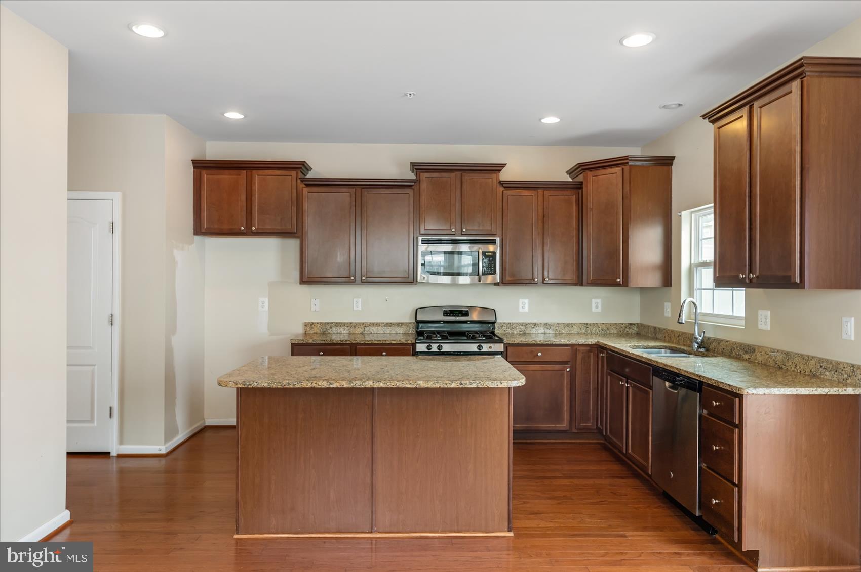 7715 Longbottom Road Elkridge, MD 21075 - Photo 11 of 35 Kitchen