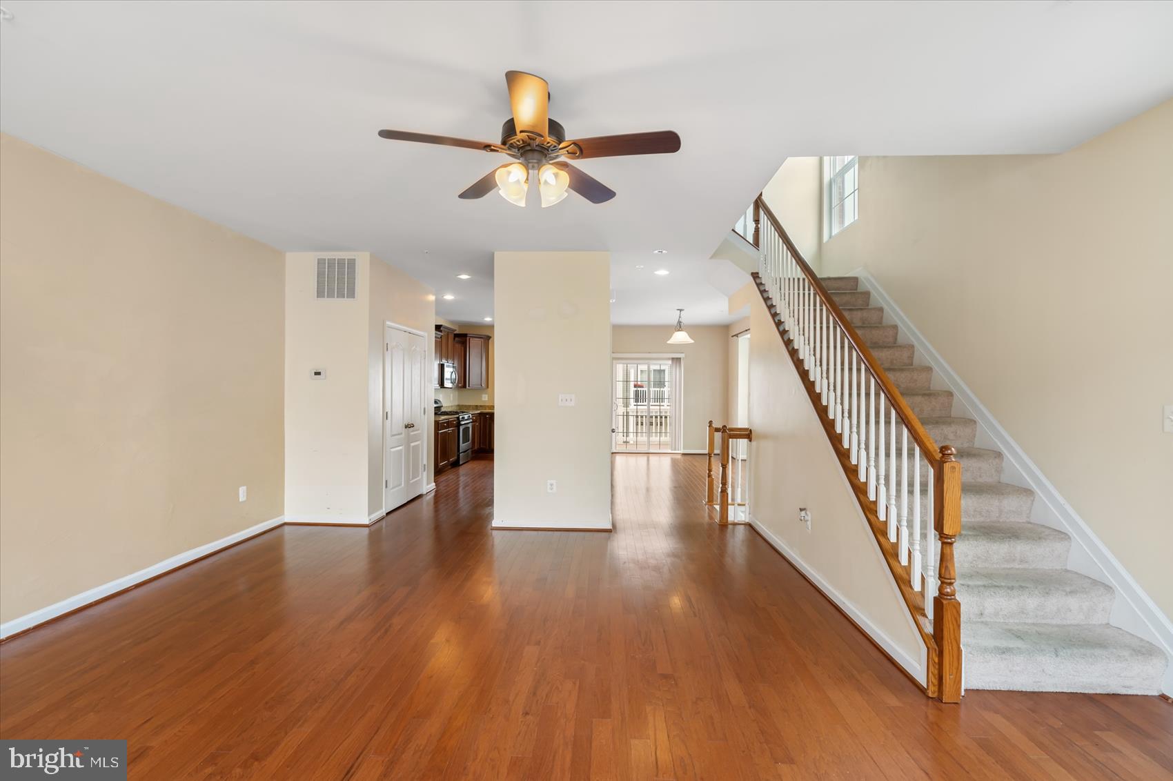 7715 Longbottom Road Elkridge, MD 21075 - Photo 16 of 35 Living room