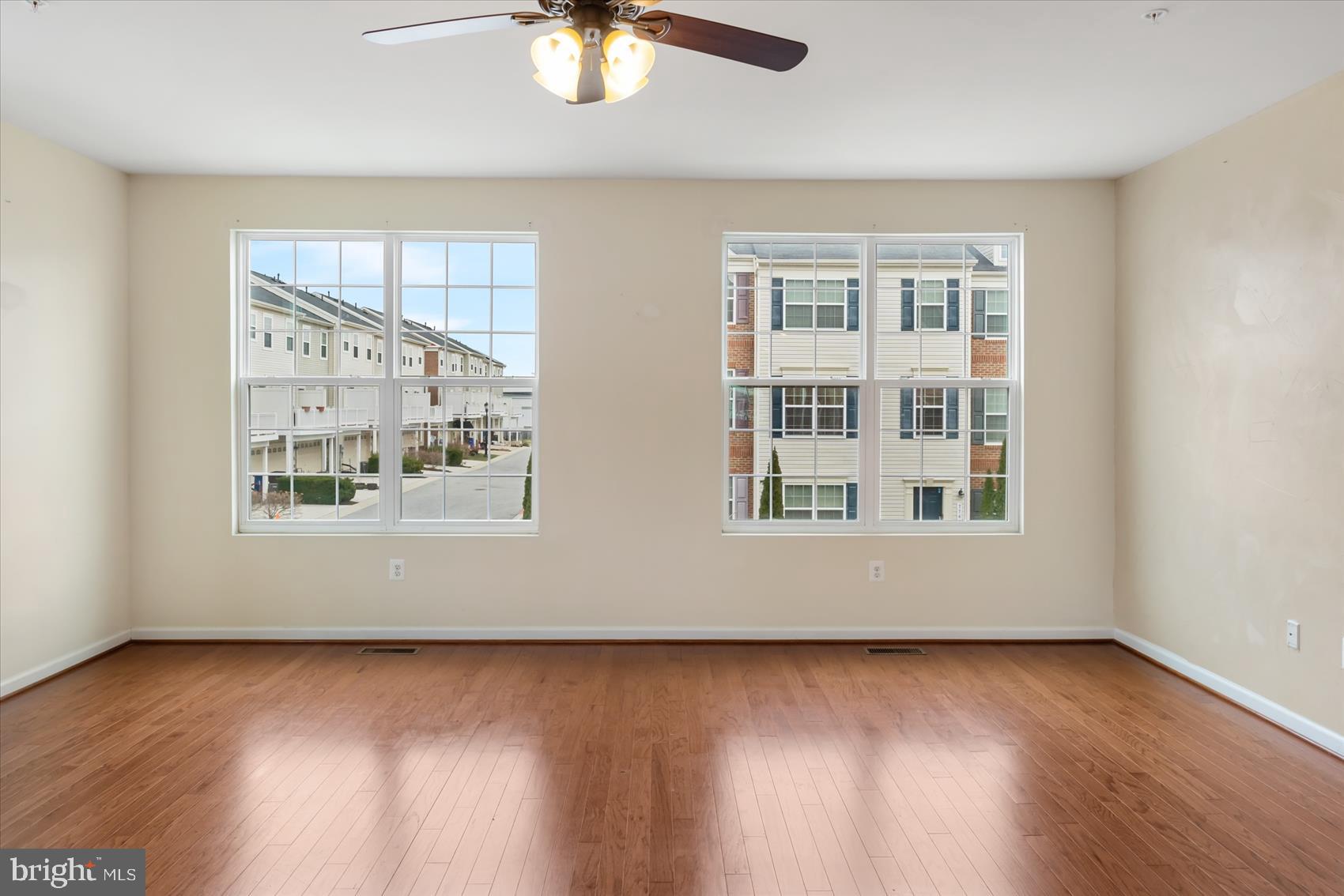 7715 Longbottom Road Elkridge, MD 21075 - Photo 17 of 35 Living room