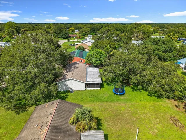 a view of an outdoor space