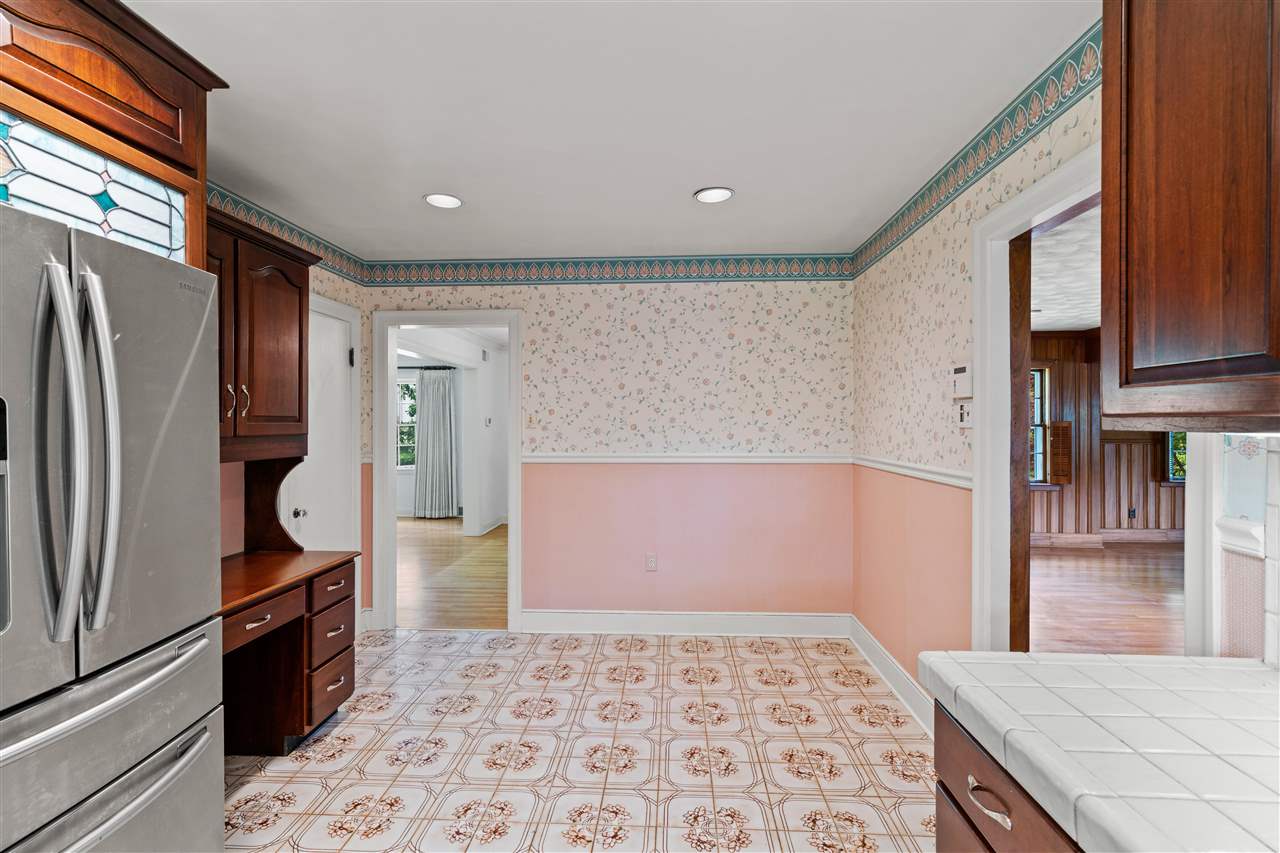 4810 Shady Grove Road Memphis, TN 38117 - Photo 11 of 20 19x11 Eat-In Breakfast Area
