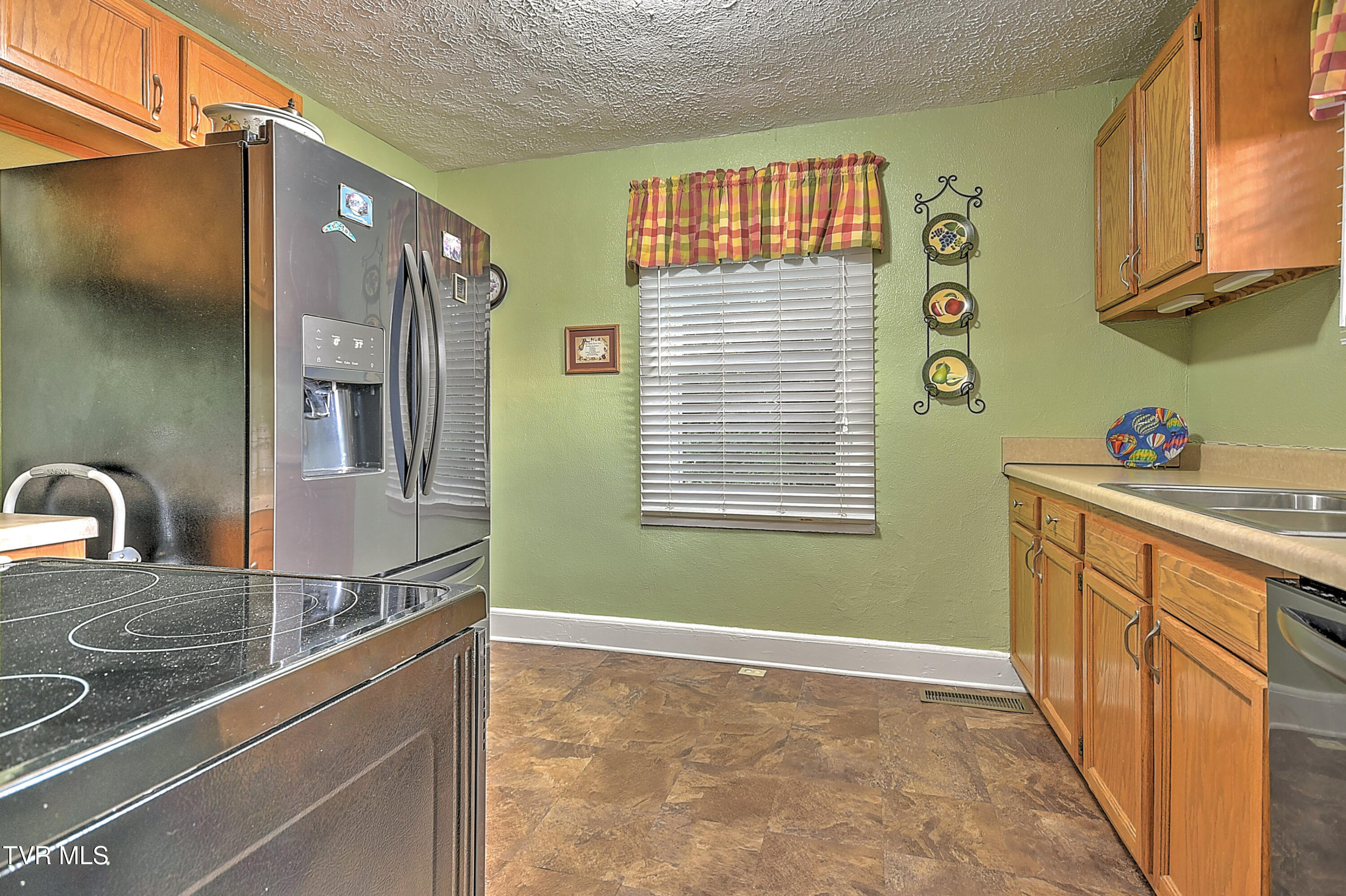 818 Birch Street Kingsport, TN 37664 - Photo 14 of 37 818 Birch BJ-14