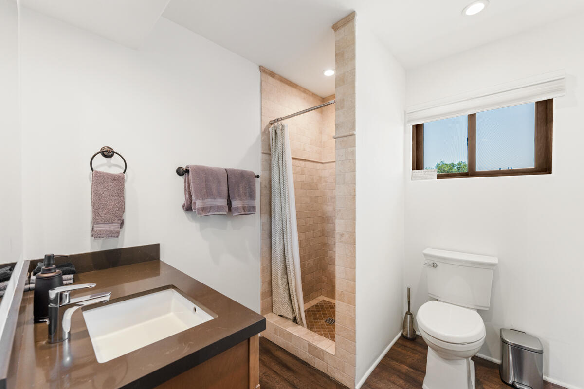 2081 North San Marcos Road Santa Barbara, CA 93111 - Photo 25 of 43 "The Courtyard" Bathroom