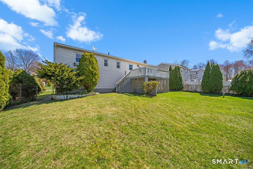 25 Greenview Drive Waterbury, CT 06708 - Photo 4 of 20