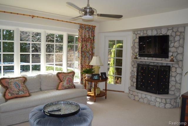 2 Rathbone Place Grosse Pointe, MI 48230 - Photo 4 of 21 DSC_0103.jpg