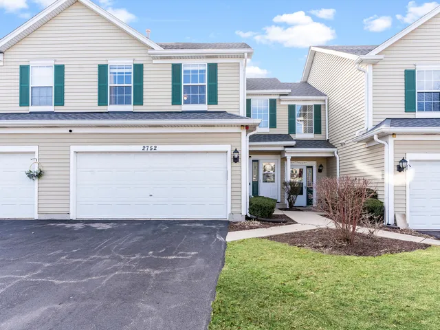 $395,000 | 2752 McClennan Court, Naperville, IL 60563