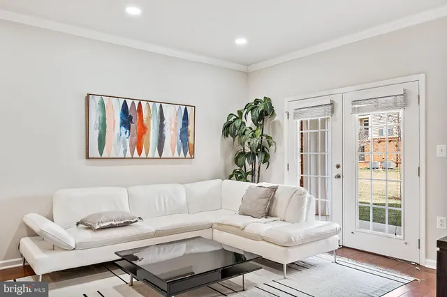 $3,000 | 43031 Foxtrail Woods Terrace, Unit 108, Ashburn, VA 20148