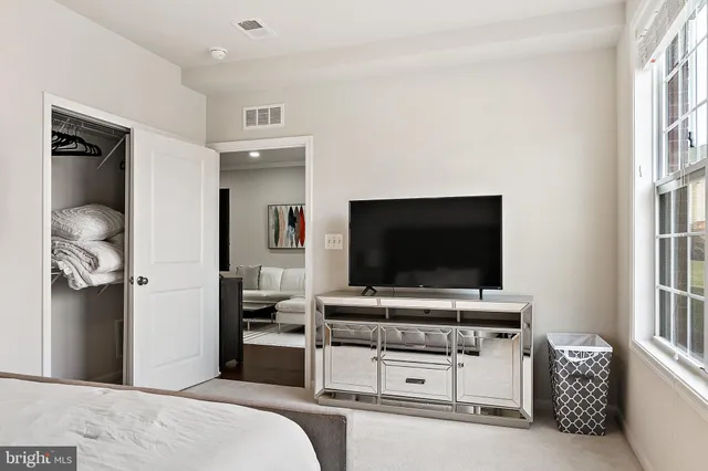 $3,000 | 43031 Foxtrail Woods Terrace, Unit 108, Ashburn, VA 20148