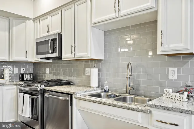 $3,000 | 43031 Foxtrail Woods Terrace, Unit 108, Ashburn, VA 20148