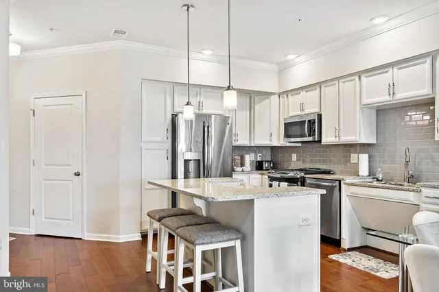 $3,000 | 43031 Foxtrail Woods Terrace, Unit 108, Ashburn, VA 20148