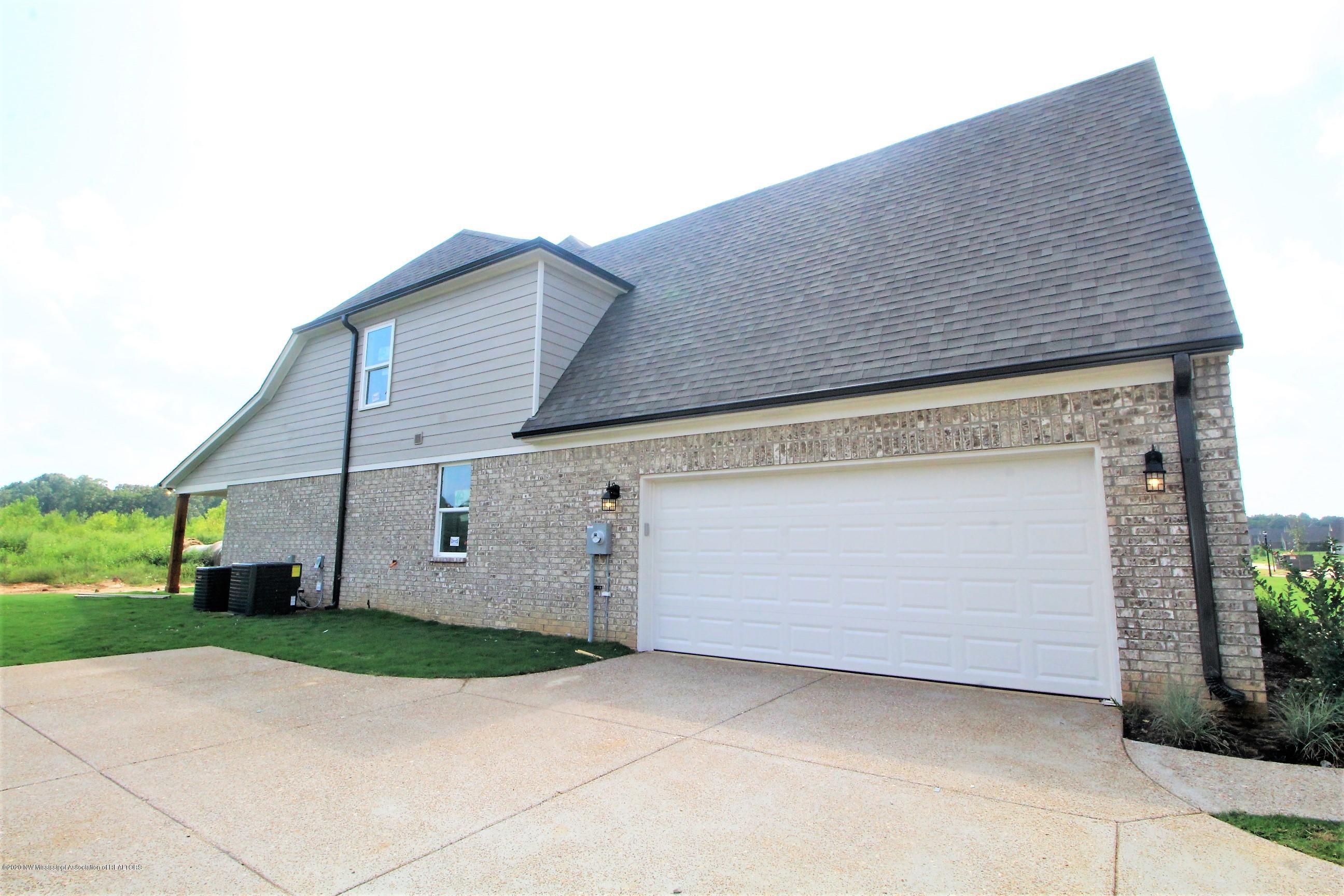 14611 Choctaw Ridge Drive Olive Branch, MS 38654 - Photo 3 of 31 v4