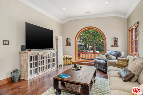 $2,299,000 | 4375 Kraft Avenue, Studio City, CA 91604