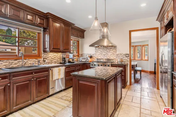 $2,299,000 | 4375 Kraft Avenue, Studio City, CA 91604