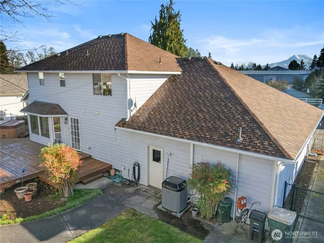 $799,900 | 11243 Airpark Lane Southeast, Yelm, WA 98597