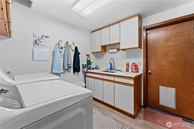 $799,900 | 11243 Airpark Lane Southeast, Yelm, WA 98597