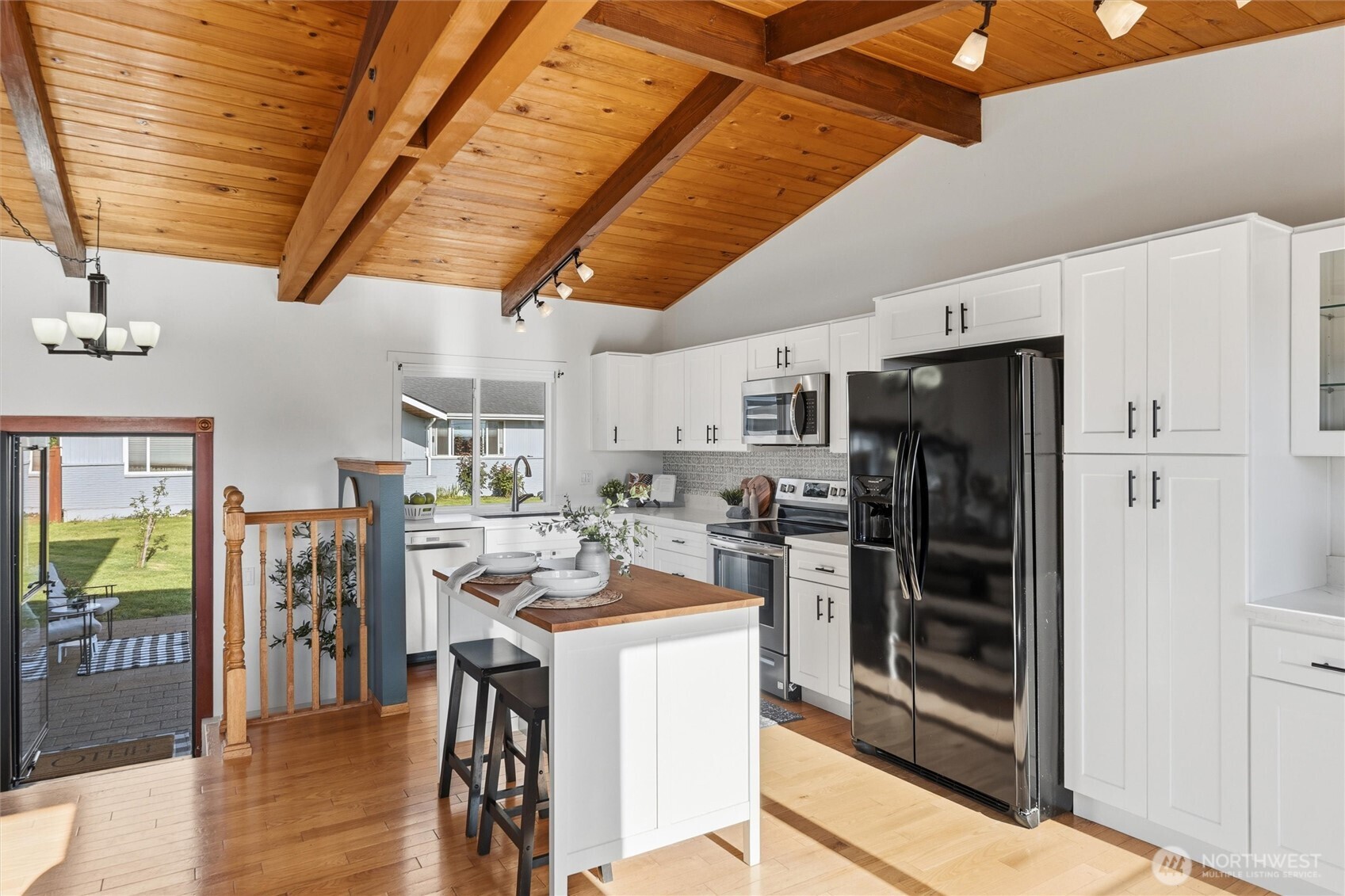 841 Brookmere Drive Edmonds, WA 98020 - Photo 4 of 33